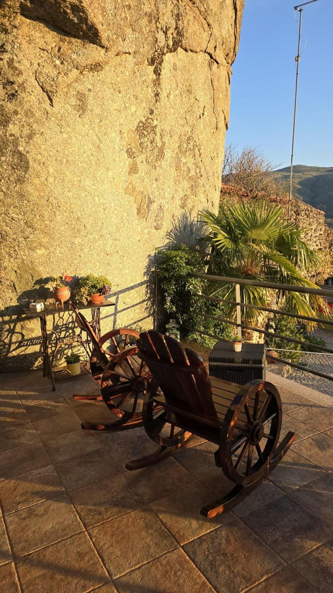 Casa Do Penedo Castle House Βίλα Linhares  Εξωτερικό φωτογραφία
